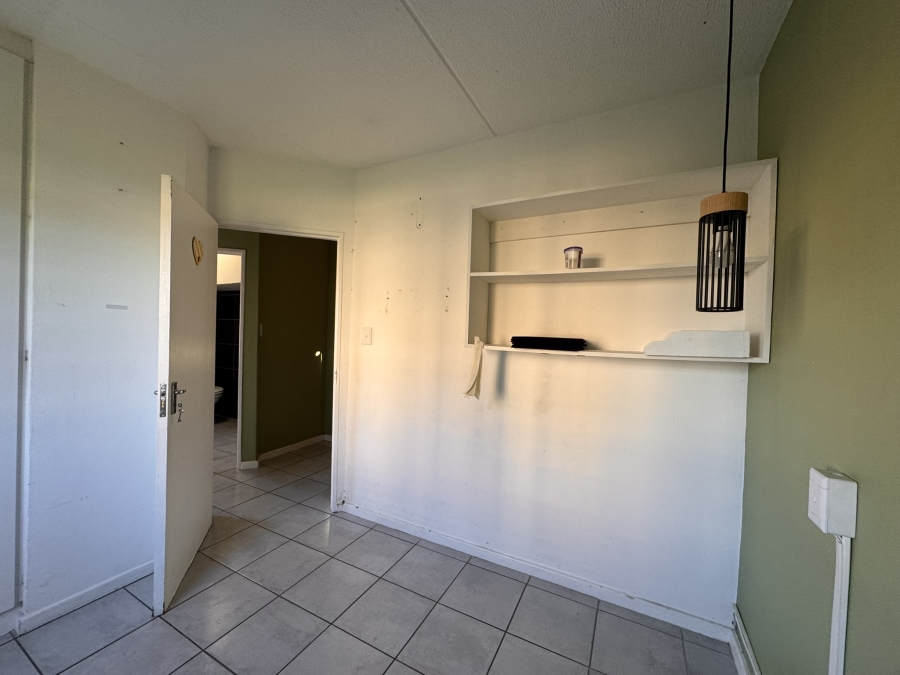 To Let 2 Bedroom Property for Rent in Guldenland Western Cape